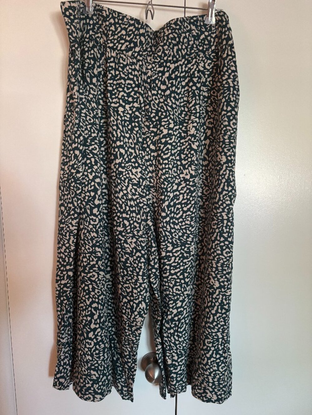 Jessica Simpson 3X Green Animal Print Wide Leg Pants with Pockets Plus Size